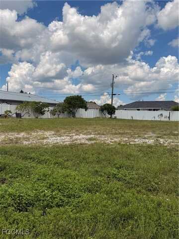 623 SW 25th Lane, Cape Coral, FL 33914