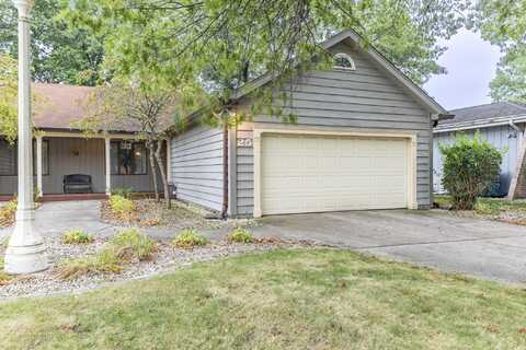 25 Woodhollow Drive, Schererville, IN 46375