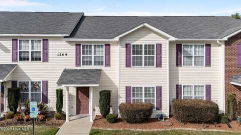 1504 Manning Forest Drive, Greenville, NC 27834