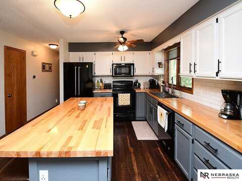 610 W Cuming Street, Lincoln, NE 68521