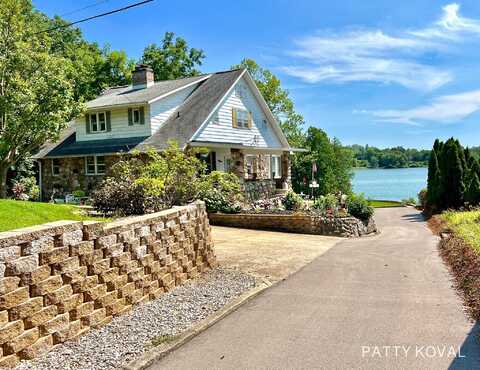 446 Bayview Court, Caledonia, MI 49316