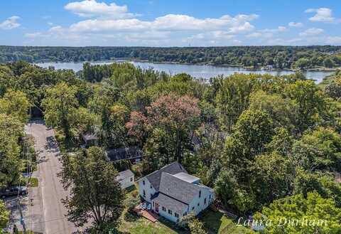 510 S Maple Street, Saugatuck, MI 49453
