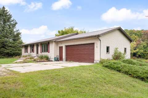 19802 S Davison Road, Big Rapids, MI 49307