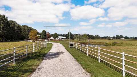 703 Mockingbird Road, Fordland, MO 65652