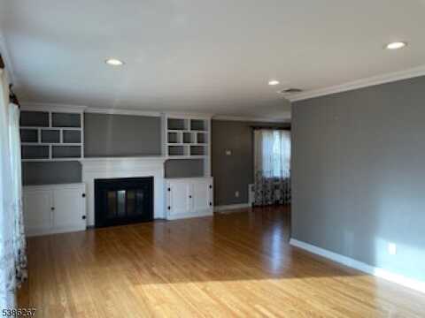 429 Colwell Ct, Ridgewood, NJ 07450