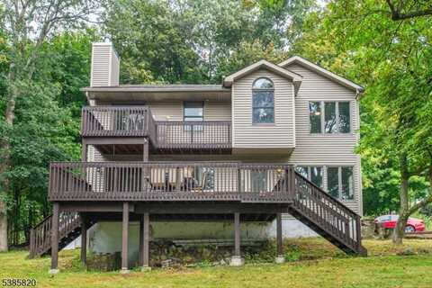 40 Castle Rock Rd, Jefferson Twp., NJ 07849