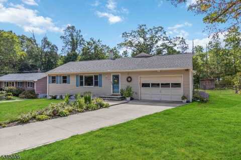 17 Belmont Dr, West Milford, NJ 07480