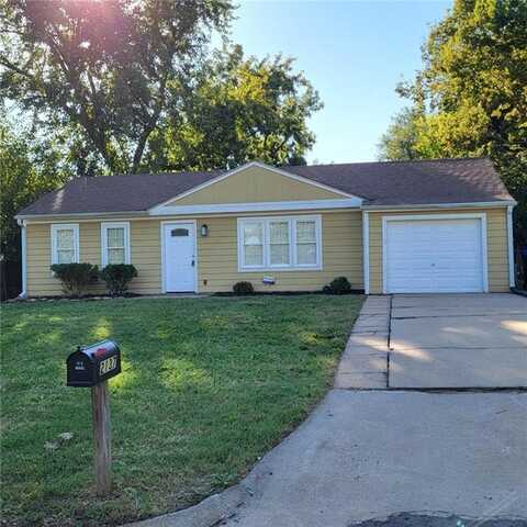 2137 SW Edgewater Terrace, Topeka, KS 66614