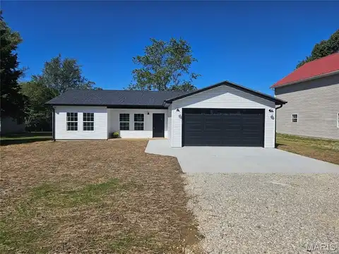 610 York Street, Crocker, MO 65452