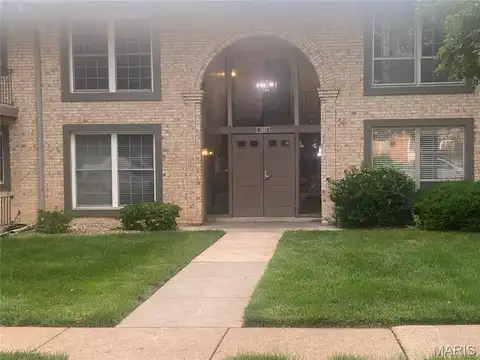2065 Carefree Lane, Florissant, MO 63033