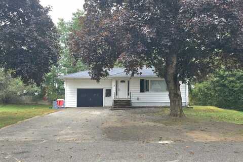 9 Laase Avenue, Lewiston, ME 04240