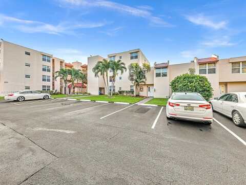 9451 Evergreen Pl, Davie, FL 33324