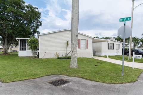 1800 SW 85th Ave, Davie, FL 33324