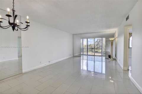 4200 Hillcrest Dr, Hollywood, FL 33021
