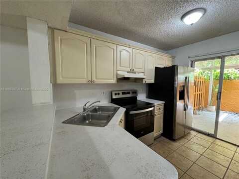 7497 W 22nd Ave, Hialeah, FL 33016