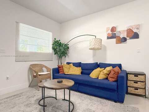 763 NW 41st St, Miami, FL 33125