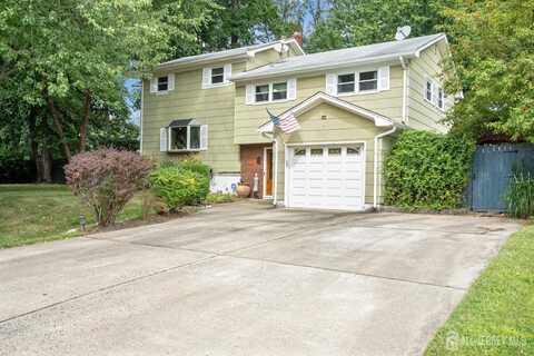 17 David Drive, North Brunswick, NJ 08902