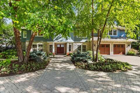 8 Hillside Dr, Lake Geneva, WI 53147