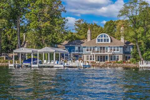 8 Hillside Dr, Lake Geneva, WI 53147