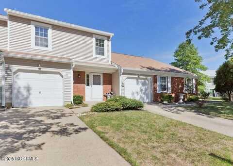 86 Holly Drive, Eatontown, NJ 07724