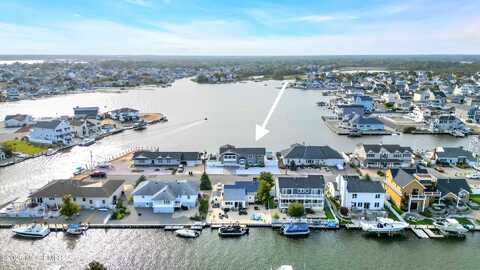 8 Channel Road, Toms River, NJ 08753