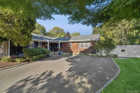9 Monte Lane, Center Moriches, NY 11934