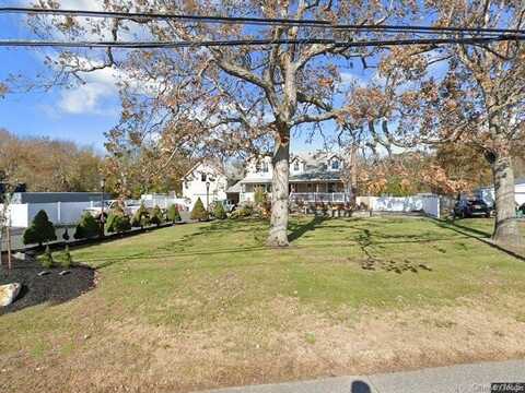 2011 Orinoco Drive, West Islip, NY 11795