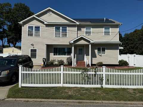 43 Franklin Street, Brentwood, NY 11717