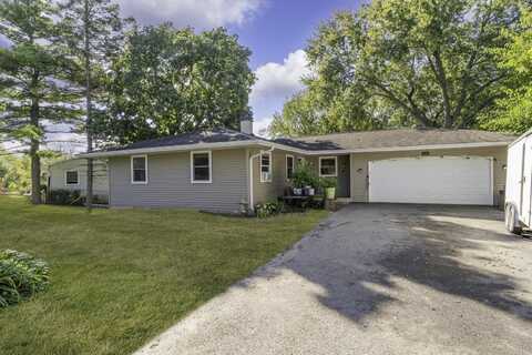 135 Indian Lane, Carpentersville, IL 60110