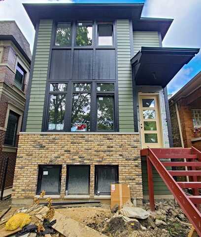 2468 W Berteau Avenue, Chicago, IL 60618