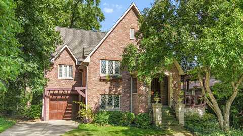 709 Prospect Avenue, Barrington, IL 60010