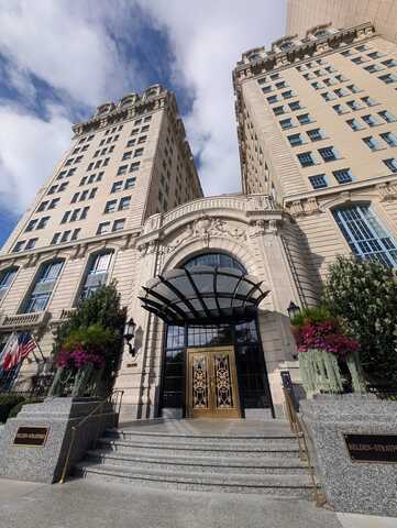 2300 N Lincoln Park West, Chicago, IL 60614