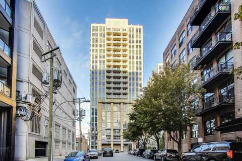 700 N Larrabee Street, Chicago, IL 60654