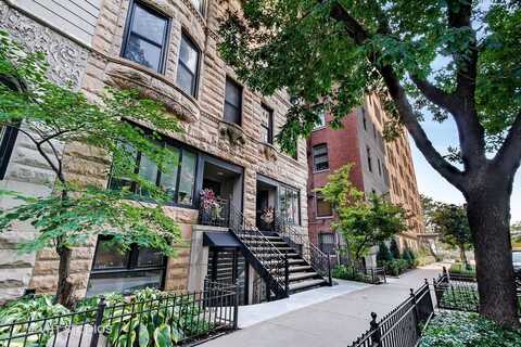 82 E Elm Street, Chicago, IL 60611