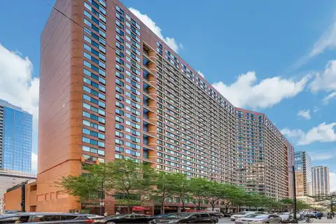 211 E Ohio Street, Chicago, IL 60611
