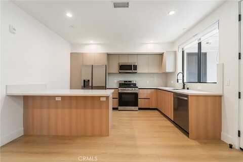 7510 Sepulveda Boulevard, Van Nuys, CA 91405