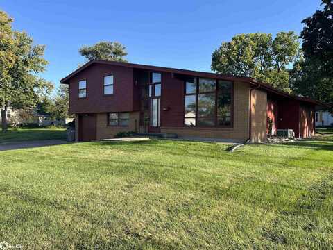 216 Washington Avenue W, Albia, IA 52531