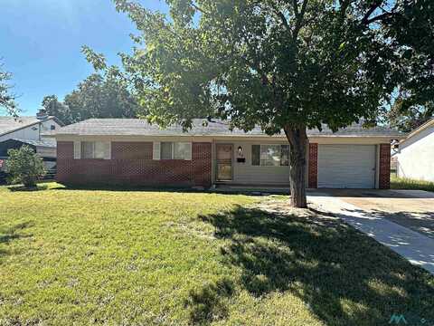 304 Oakwood Drive, Roswell, NM 88201