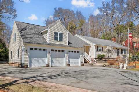 31 Country Road, Hampstead, NH 03826