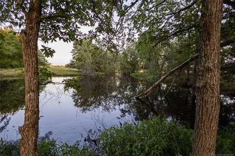 Harbert Drive, Tishomingo, OK 73460
