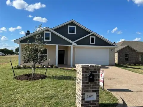 1503 W 6th Street, Mc Gregor, TX 76657