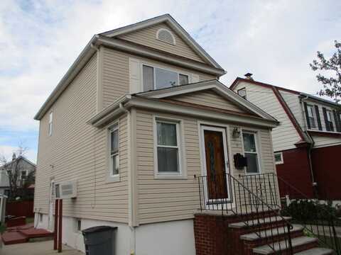 6 Birch Way, Valley Stream, NY 11581