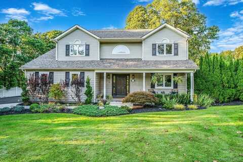 337 Peconic Avenue, Medford, NY 11763