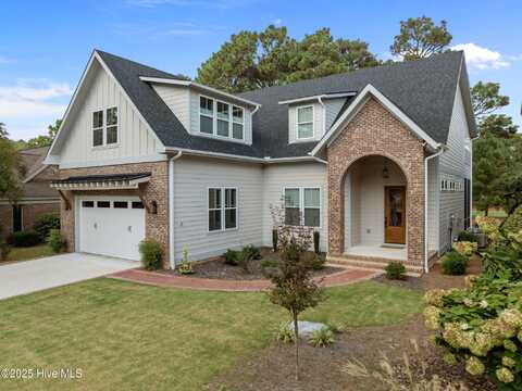 18 Lochwinnick Lane, Pinehurst, NC 28374