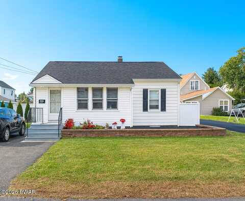 204 Avenue L, Matamoras, PA 18336