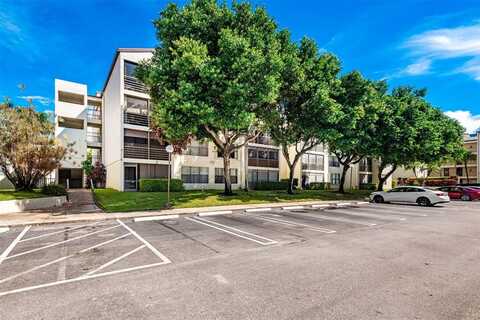 2307 S Cypress Bend Dr, Pompano Beach, FL 33069