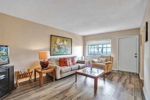 2050 NE 39th St, Lighthouse Point, FL 33064
