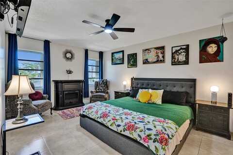 860 SE 6th Ave, Deerfield Beach, FL 33441