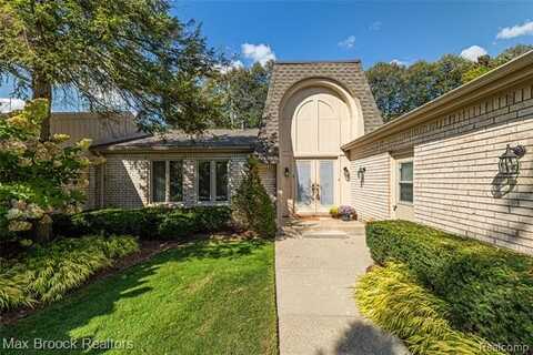 5163 Woodlands Drive, Bloomfield Hills, MI 48302
