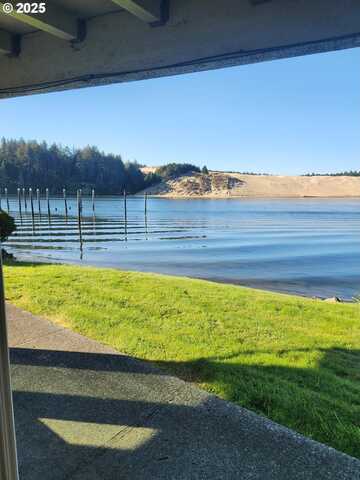 1040 BAY ST, Florence, OR 97439